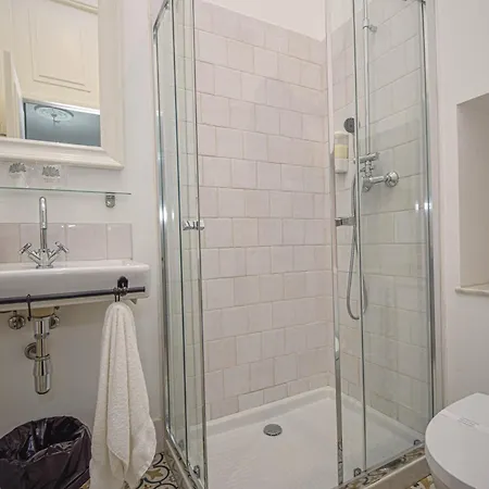 B In B Douradores Hotel